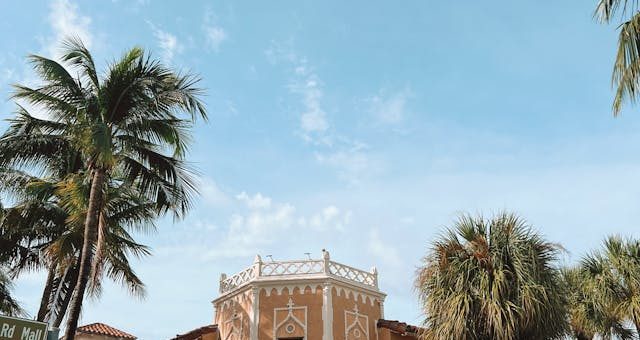 נדל"ן מסחרי תיירותי